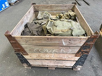 Partij legertassen en banden - afbeelding 4 van  4