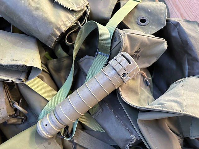 Partij legertassen en foedralen - afbeelding 5 van  7