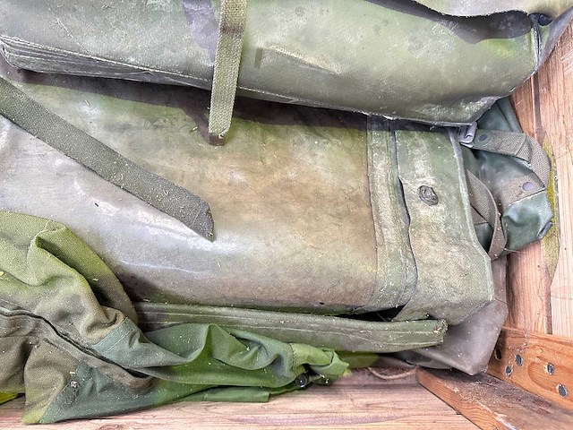 Partij legertassen - afbeelding 2 van  4