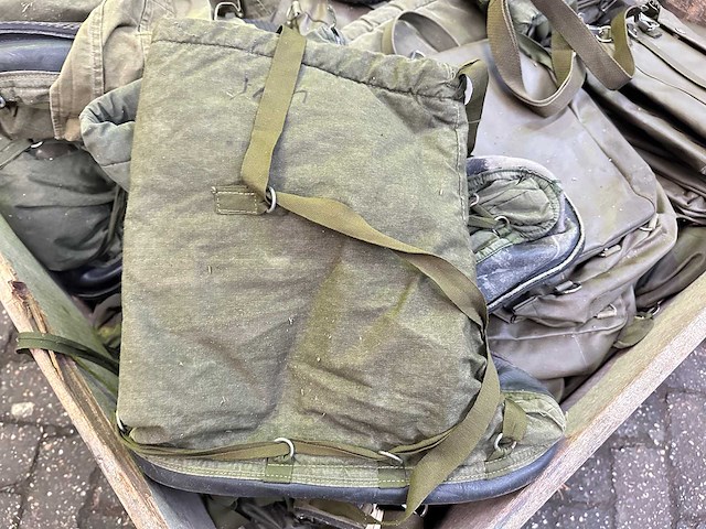 Partij legertassen - afbeelding 3 van  4