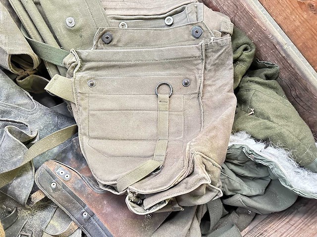 Partij legertassen - afbeelding 3 van  4