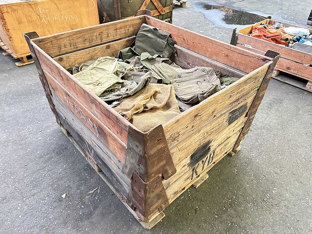 Partij legertassen - afbeelding 4 van  4