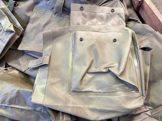 Partij legertassen - afbeelding 4 van  4