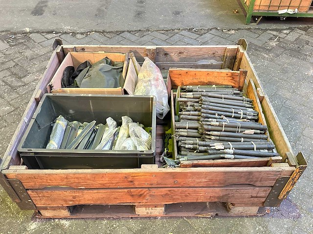 Partij legertent onderdelen - afbeelding 1 van  6