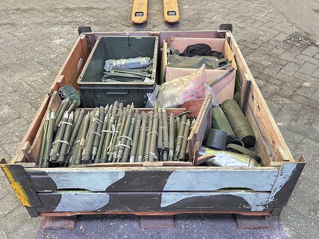 Partij legertent onderdelen - afbeelding 6 van  6