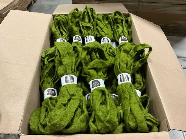 Partij lehner 100% wool stylit organic band groen (58x) - afbeelding 1 van  3