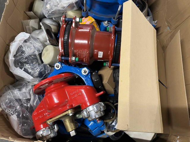 Partij leidingkoppelingen & appendages & kleppen (mix) (603kg) - afbeelding 2 van  9