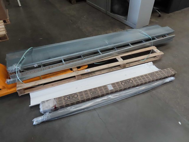 Partij lengte installatiemateriaal - afbeelding 1 van  5
