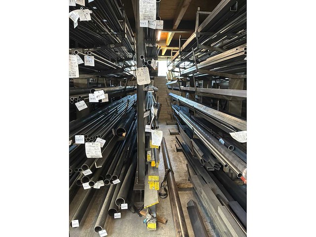 Partij lengte materiaal - afbeelding 12 van  22