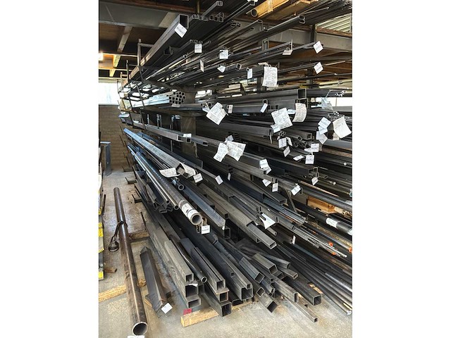 Partij lengte materiaal - afbeelding 13 van  22