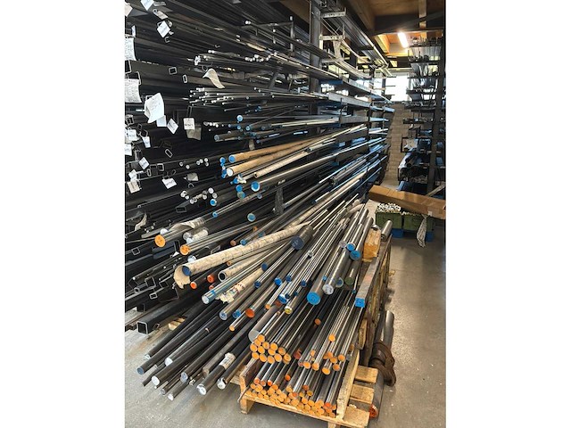 Partij lengte materiaal - afbeelding 15 van  22