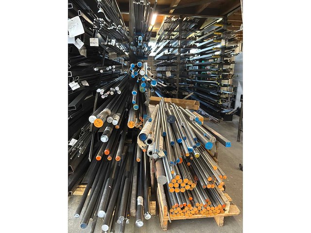 Partij lengte materiaal - afbeelding 16 van  22