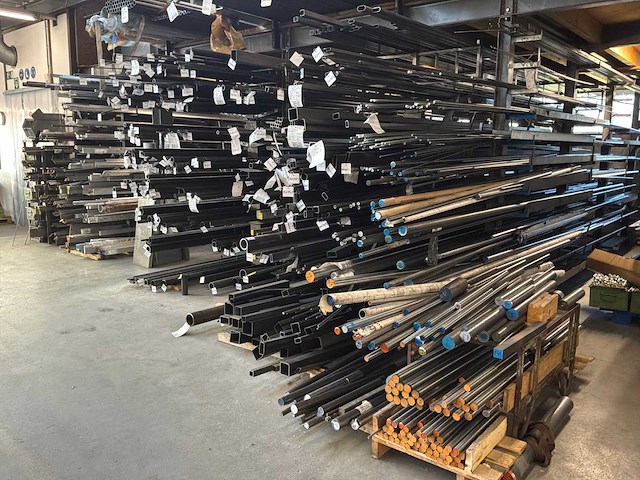 Partij lengte materiaal - afbeelding 1 van  22