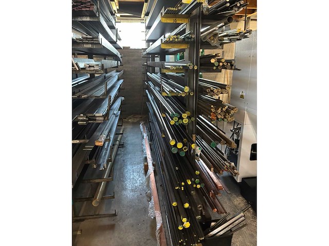 Partij lengte materiaal - afbeelding 20 van  22