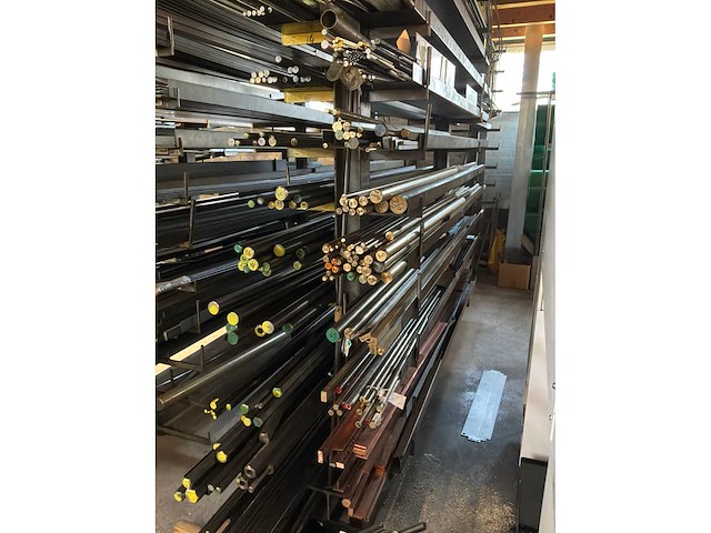 Partij lengte materiaal - afbeelding 21 van  22