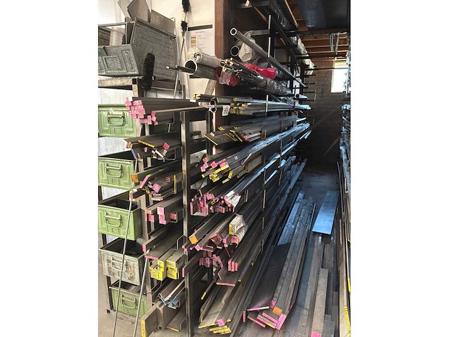 Partij lengte materiaal - afbeelding 3 van  22