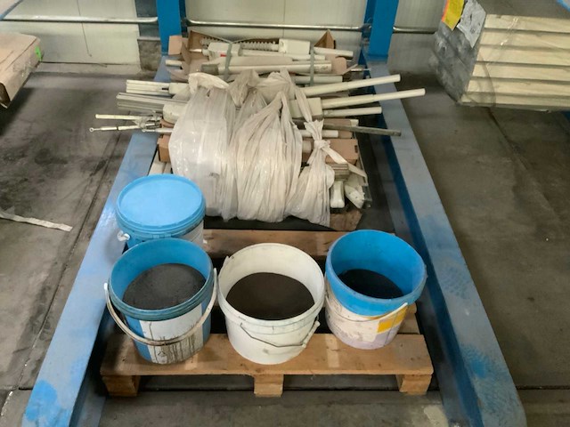 Partij lengtes aluminium profielen - afbeelding 2 van  11