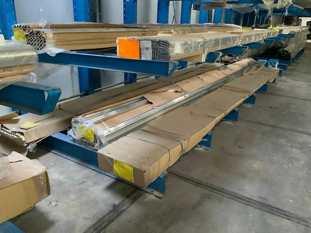 Partij lengtes aluminium profielen - afbeelding 7 van  11