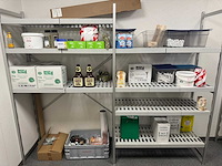 Partij levensmiddelen - afbeelding 1 van  5