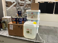 Partij levensmiddelen - afbeelding 1 van  9