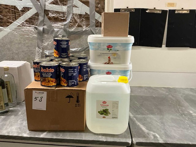 Partij levensmiddelen - afbeelding 2 van  9