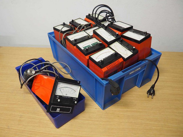 Partij leybold heraeus vacuum meters (thermotron tm 120 & 14/2 & piezovac pv 110) - afbeelding 1 van  7