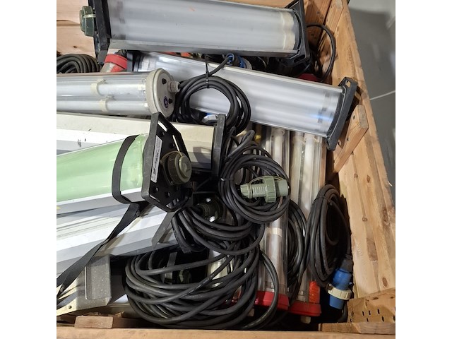 Partij lichtbakken - afbeelding 11 van  26