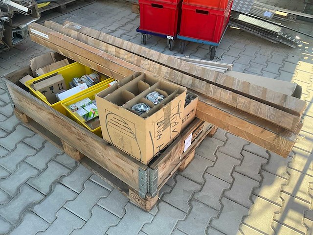 Partij lichtbronnen en heater tubes - afbeelding 5 van  7