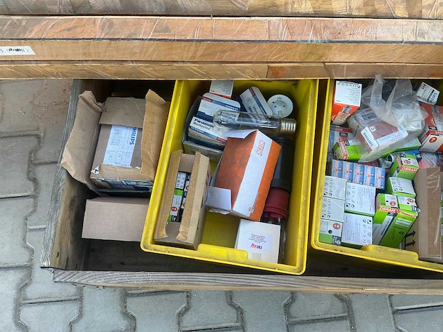 Partij lichtbronnen en heater tubes - afbeelding 2 van  7