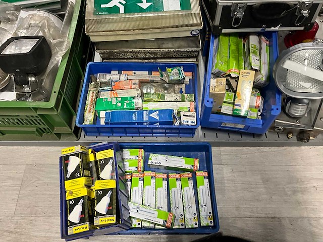 Partij lichtbronnen & noodverlichting - afbeelding 3 van  5