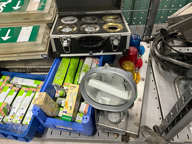 Partij lichtbronnen & noodverlichting - afbeelding 4 van  5