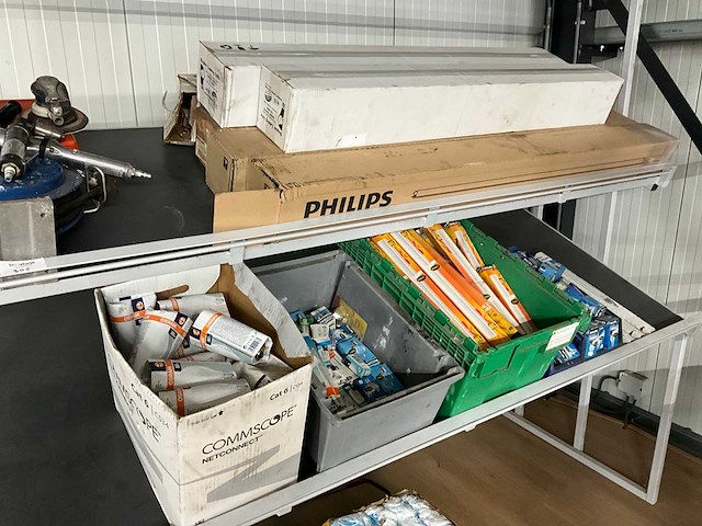 Partij lichtbronnen - afbeelding 1 van  9