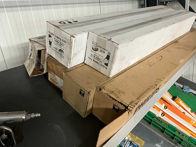 Partij lichtbronnen - afbeelding 2 van  9