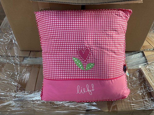 Partij lief - sierkussen - roze (65x) - afbeelding 1 van  4