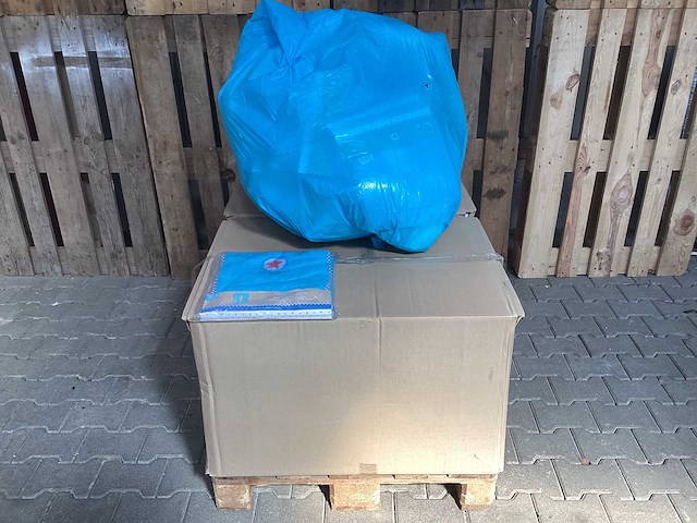 Partij lief! - voedingskussenhoes+vulling - 30x190 cm (13x) - afbeelding 2 van  3