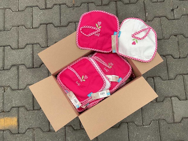 Partij lief spuugdoeken wit/rood (30x) - afbeelding 4 van  4