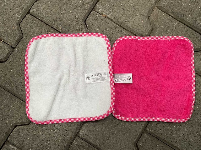 Partij lief spuugdoeken wit/rood (30x) - afbeelding 1 van  4