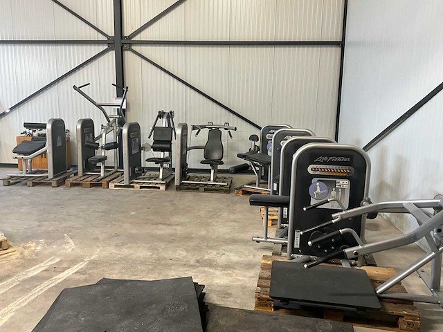 Partij life fitness fitnessapparatuur (8x) - afbeelding 1 van  30