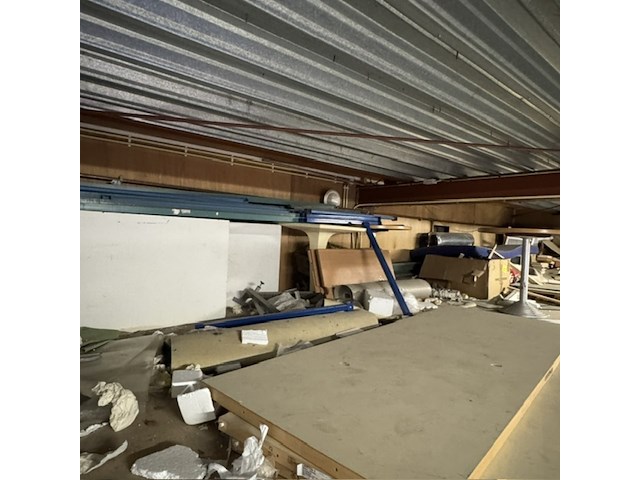 Partij liggers en diversen op entresol - afbeelding 10 van  10