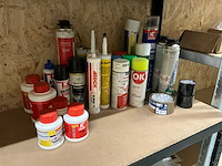 Partij lijm, kit en purschuim - afbeelding 1 van  4