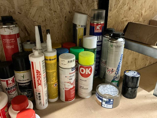 Partij lijm, kit en purschuim - afbeelding 3 van  4
