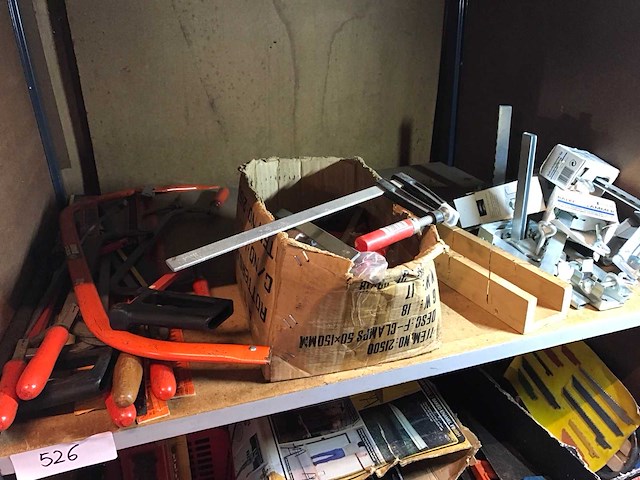 Partij lijmklemmen en zaagbeugels - afbeelding 1 van  4