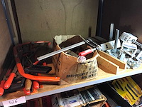 Partij lijmklemmen en zaagbeugels - afbeelding 1 van  4