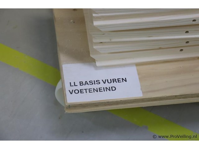 Partij linalite® hout (onderdelen uitvaartkisten), diverse soorten o.a. ll plus eiken/vuren/populier hoofeind & zijkanten - afbeelding 5 van  30