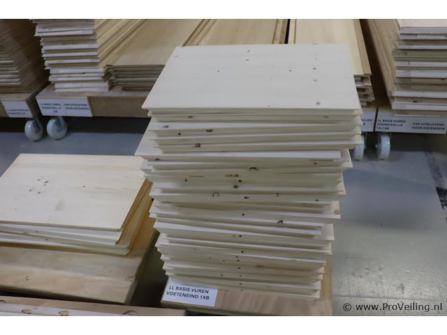 Partij linalite® hout (onderdelen uitvaartkisten), diverse soorten o.a. ll plus eiken/vuren/populier hoofeind & zijkanten - afbeelding 9 van  30