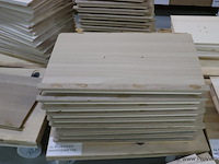 Partij linalite® hout (onderdelen uitvaartkisten), diverse soorten o.a. ll plus eiken/vuren/populier hoofeind & zijkanten - afbeelding 14 van  30