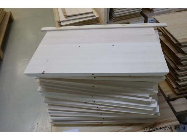 Partij linalite® hout (onderdelen uitvaartkisten), diverse soorten o.a. ll plus eiken/vuren/populier hoofeind & zijkanten - afbeelding 20 van  30