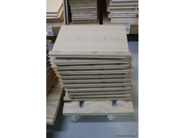 Partij linalite® hout (onderdelen uitvaartkisten), diverse soorten o.a. ll plus eiken/vuren/populier hoofeind & zijkanten - afbeelding 22 van  30