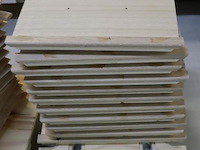 Partij linalite® hout (onderdelen uitvaartkisten), diverse soorten o.a. ll plus eiken/vuren/populier hoofeind & zijkanten - afbeelding 22 van  30