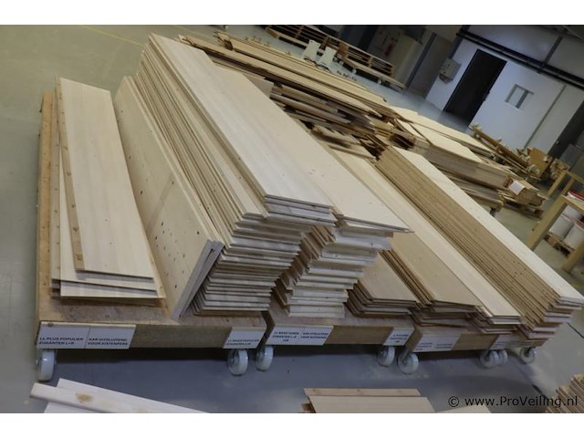 Partij linalite® hout (onderdelen uitvaartkisten), diverse soorten o.a. ll plus eiken/vuren/populier hoofeind & zijkanten - afbeelding 12 van  30